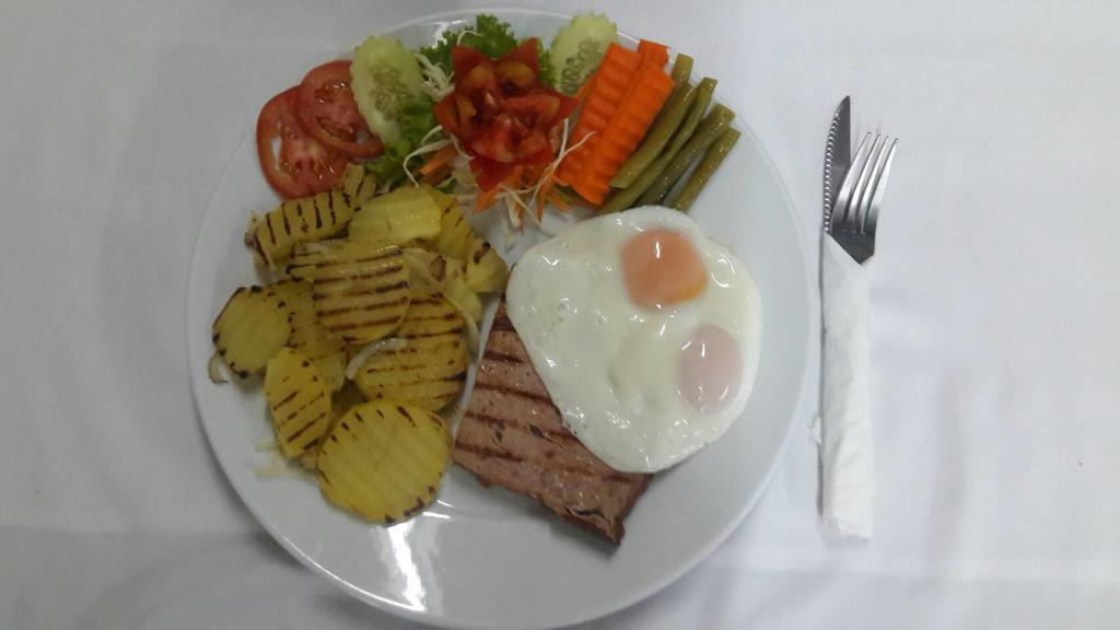 Piccolo Restaurant And Guest House Pattaya Exterior photo